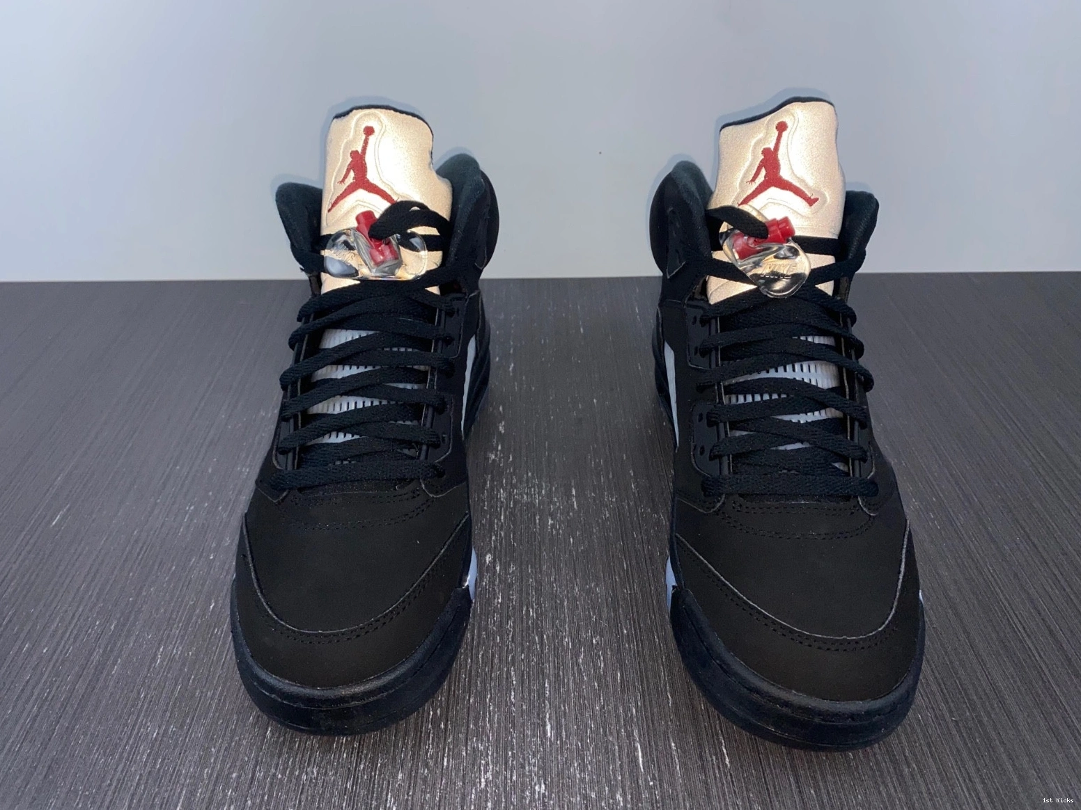 Jordan Retro Metallic (2016) - Black 845035-003 5 0124